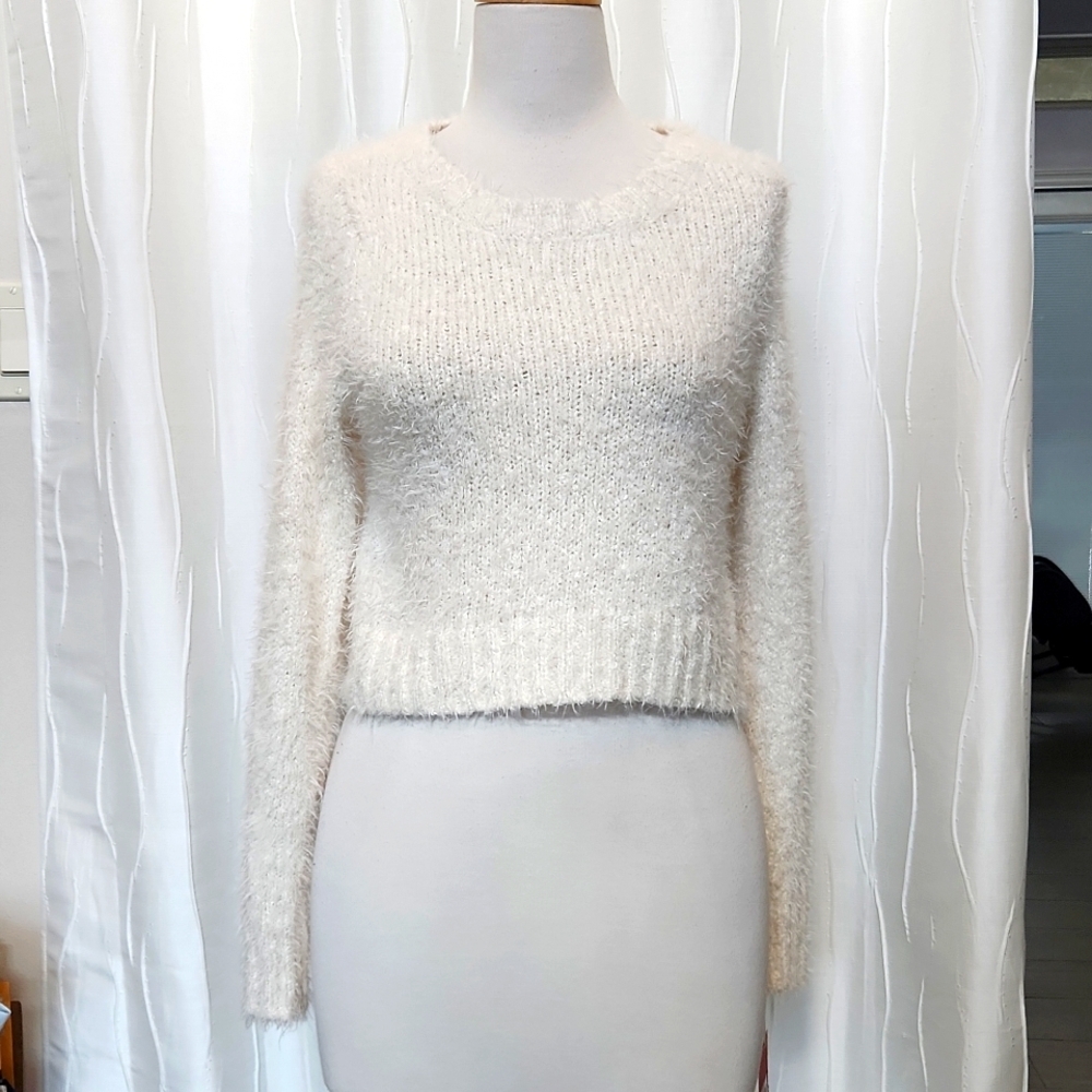 NWT Mossimo Cream Pullover Sweater